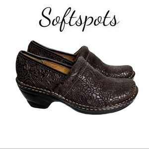 NWOT SOFTSPOTS Women's Brown Leather Larissa Clog